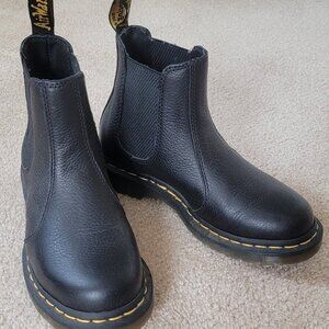 Dr. Marten's pull on chelsea boot, womens size 6